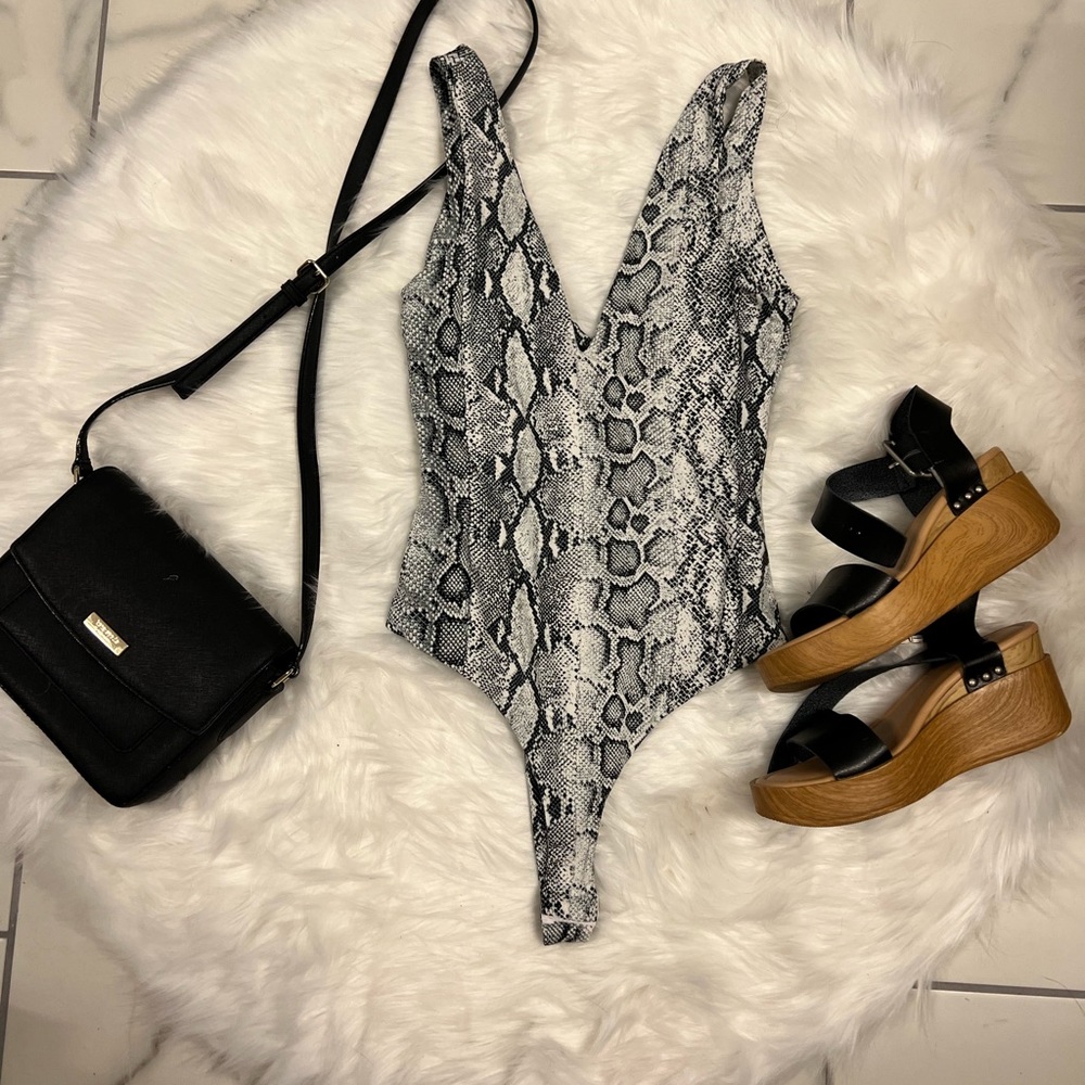 Lulus Wildlife Black and White Snake Print Bodysuit Size S